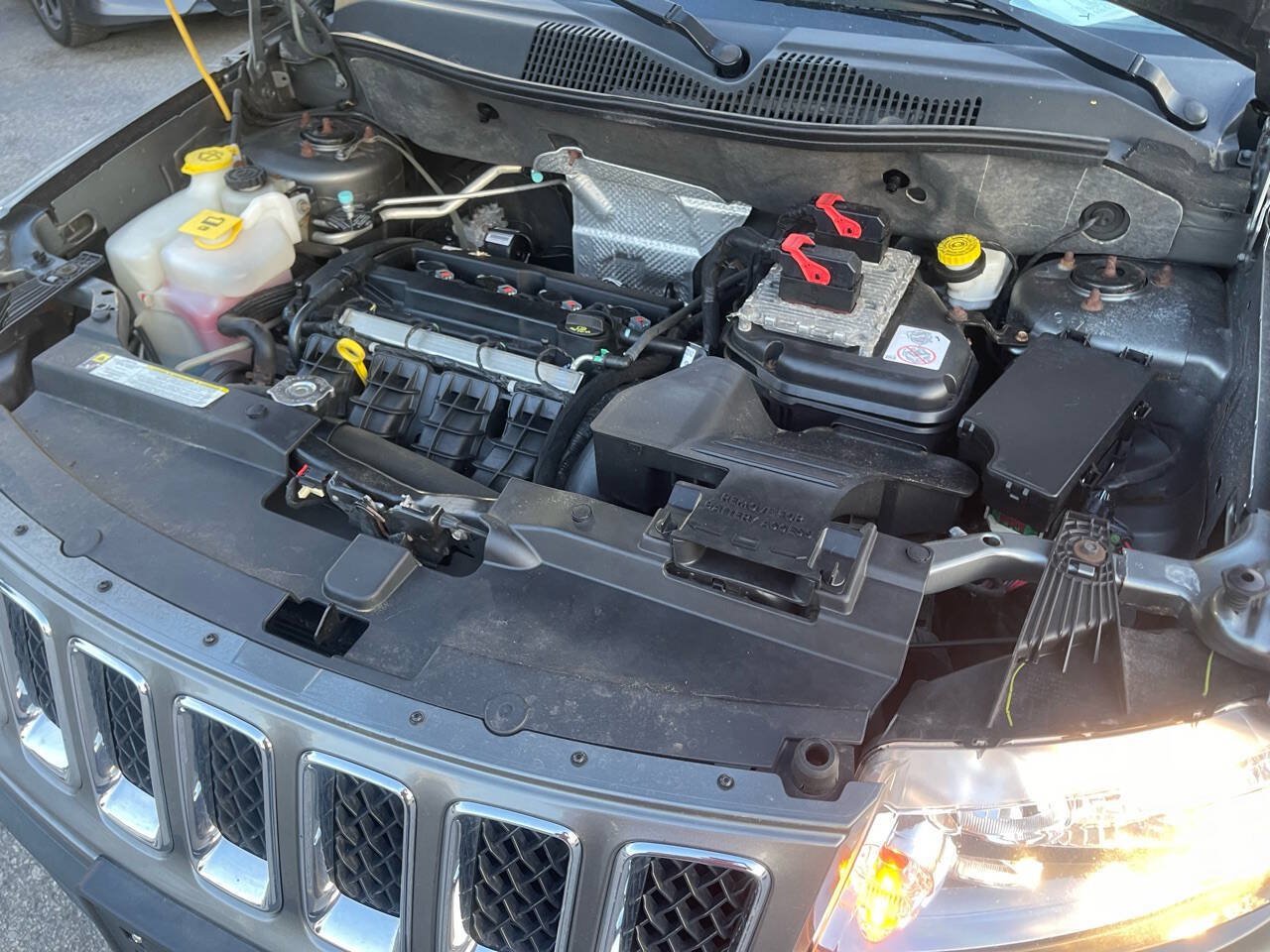 Used 2013 Jeep Compass Latitude AWD/4WD image 31
