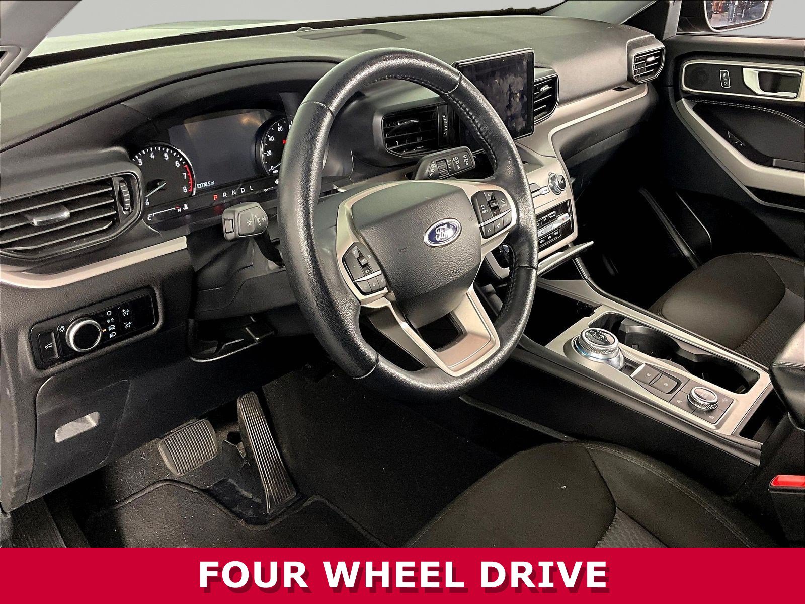 Used 2023 Ford Explorer XLT AWD/4WD image 15