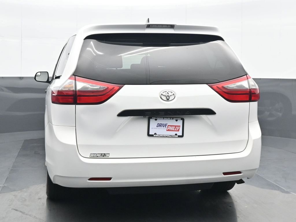 Used 2020 Toyota Sienna L FWD image 5