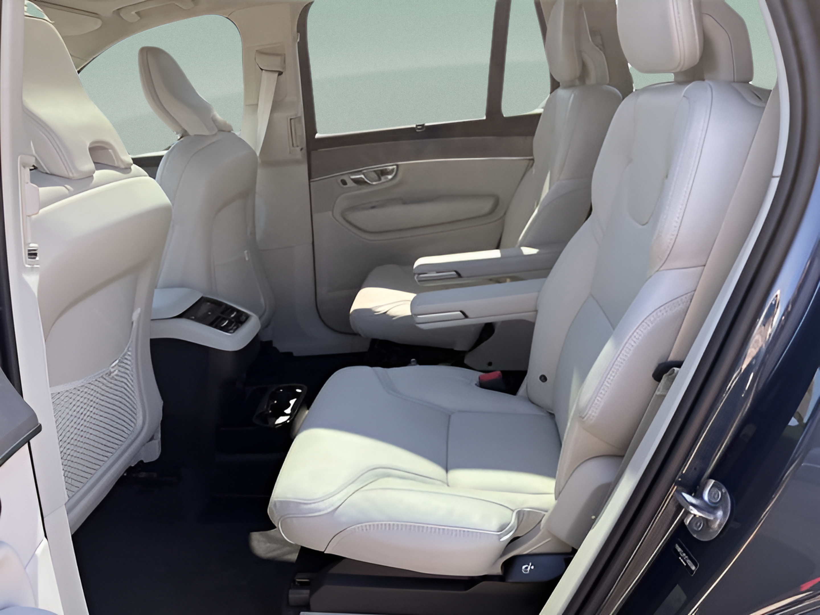 New 2026 Volvo XC90 B5 Ultra w/ Protection Package Premier AWD/4WD image 25