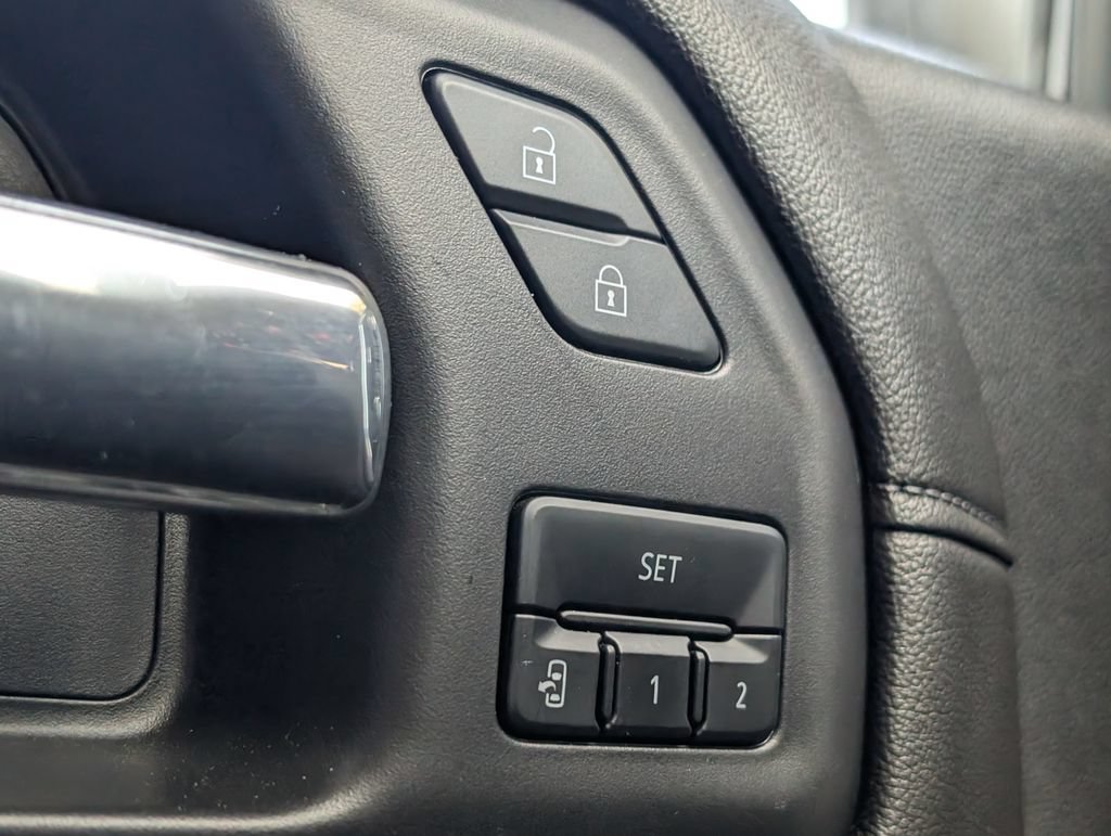 Used 2022 Chevrolet Silverado 1500 LTZ AWD/4WD image 30