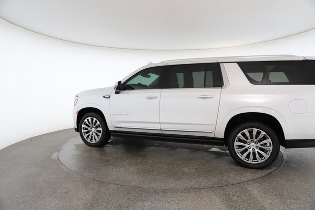 Used 2023 GMC Yukon XL Denali image 8