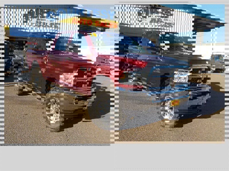 Used 2018 RAM 2500 Tradesman w/ Chrome Appearance Group image 9