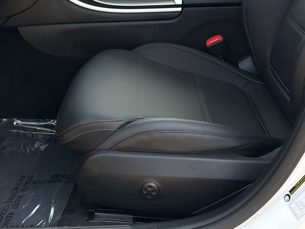 Used 2023 Mercedes-Benz C 300 4MATIC Sedan image 13