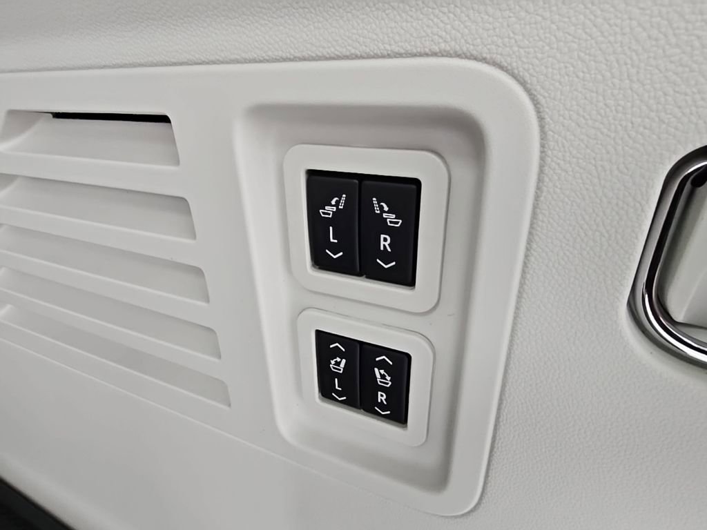 New 2026 Buick Enclave Avenir w/ Super Cruise Package image 38