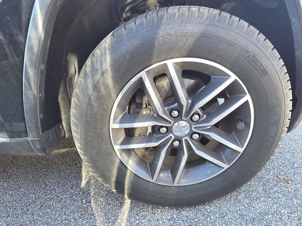 Used 2018 Jeep Grand Cherokee Limited image 4