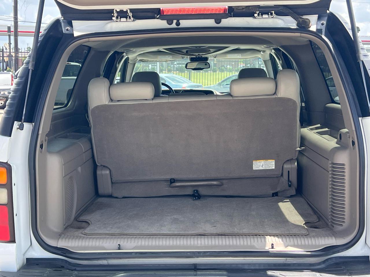 Used 2004 GMC Yukon XL SLT w/ Preferred Equipment Group RWD image 41