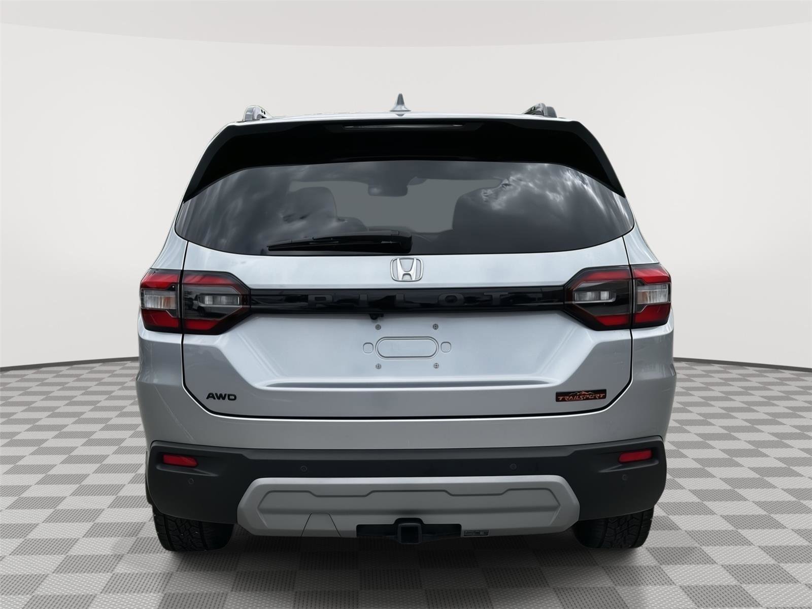 Certified 2025 Honda Pilot TrailSport image 4