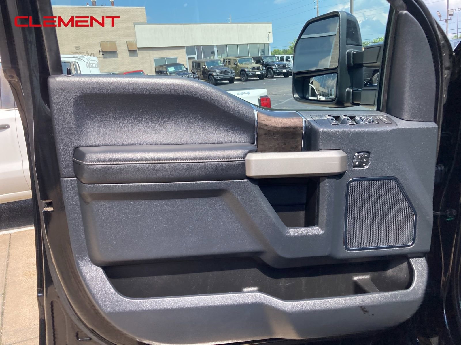 Used 2022 Ford F250 Lariat w/ Black Appearance Pkg image 23