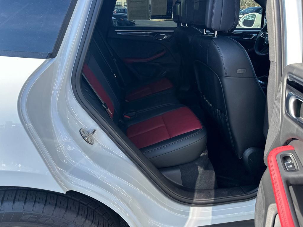 Used 2022 Porsche Macan Base image 15
