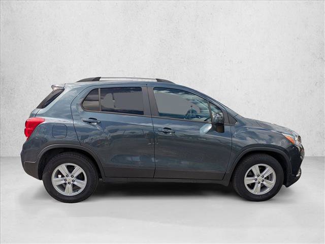 Used 2021 Chevrolet Trax LT w/ LT Convenience Package image 4