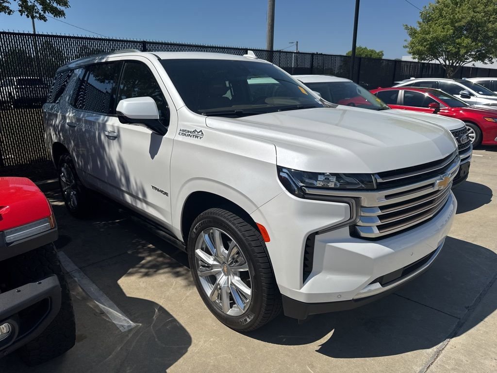Used 2021 Chevrolet Tahoe High Country w/ Premium Package AWD/4WD image 2