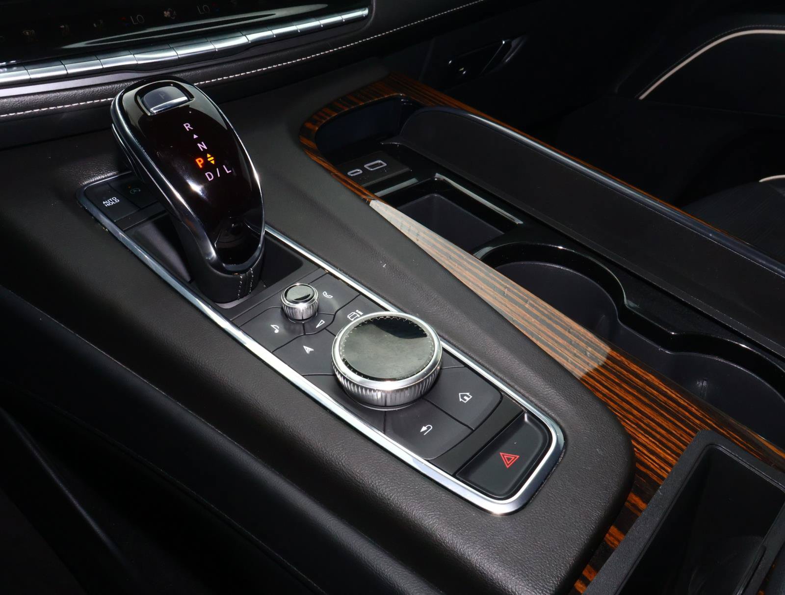 Used 2023 Cadillac Escalade Premium Luxury RWD image 26