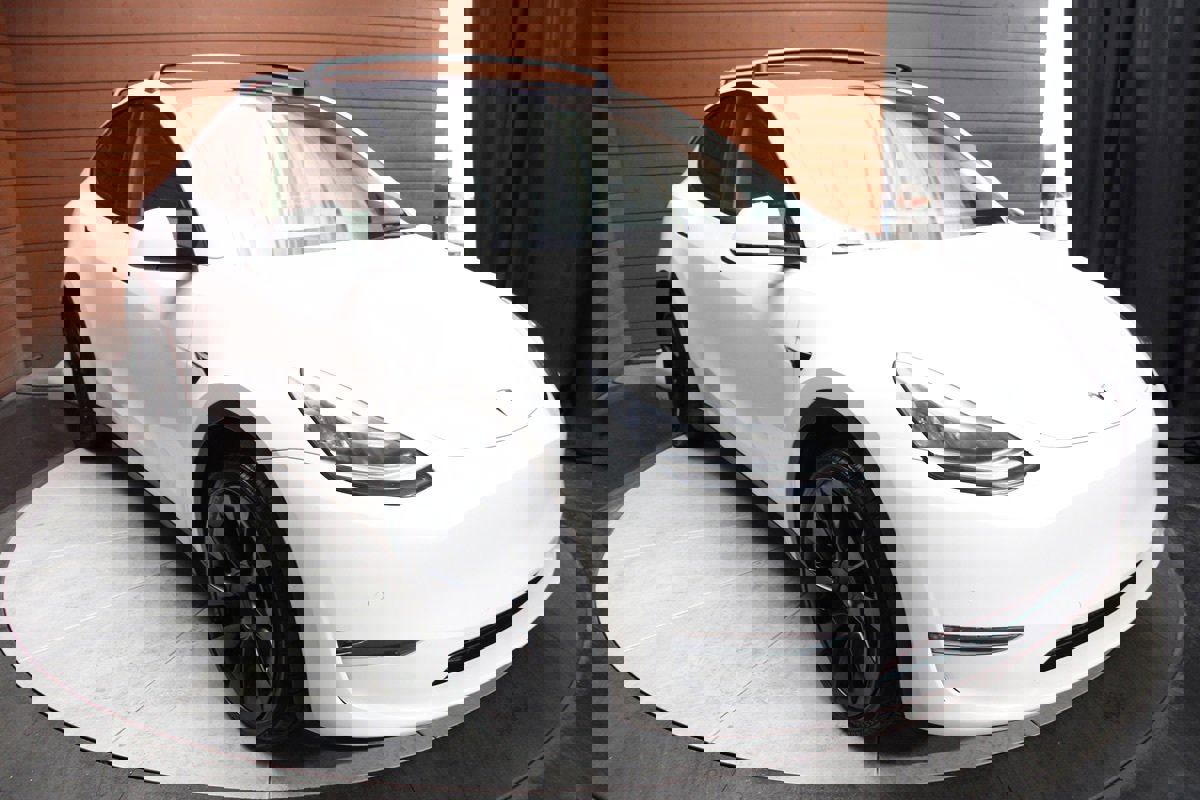 Used 2022 Tesla Model Y Long Range image 14