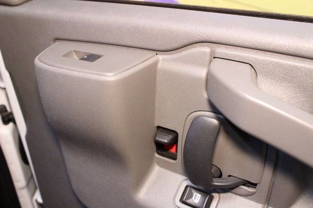 Used 2023 GMC Savana 2500 Extended w/ Driver Convenience Package image 8