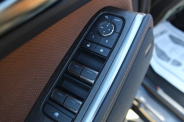 Used 2025 Lexus GX 550 w/ Accessory Package (Z1) AWD/4WD image 8