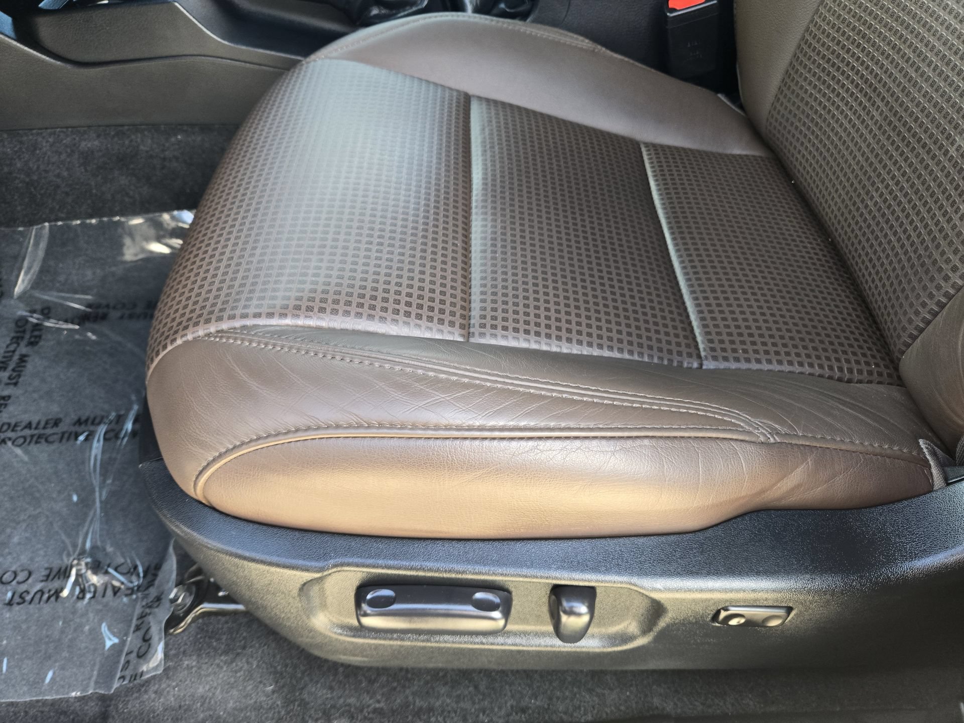 Used 2021 Toyota Tacoma Limited RWD image 23