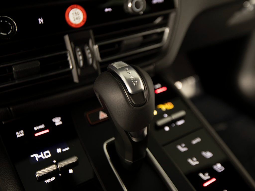 New 2026 Porsche Macan GTS image 24