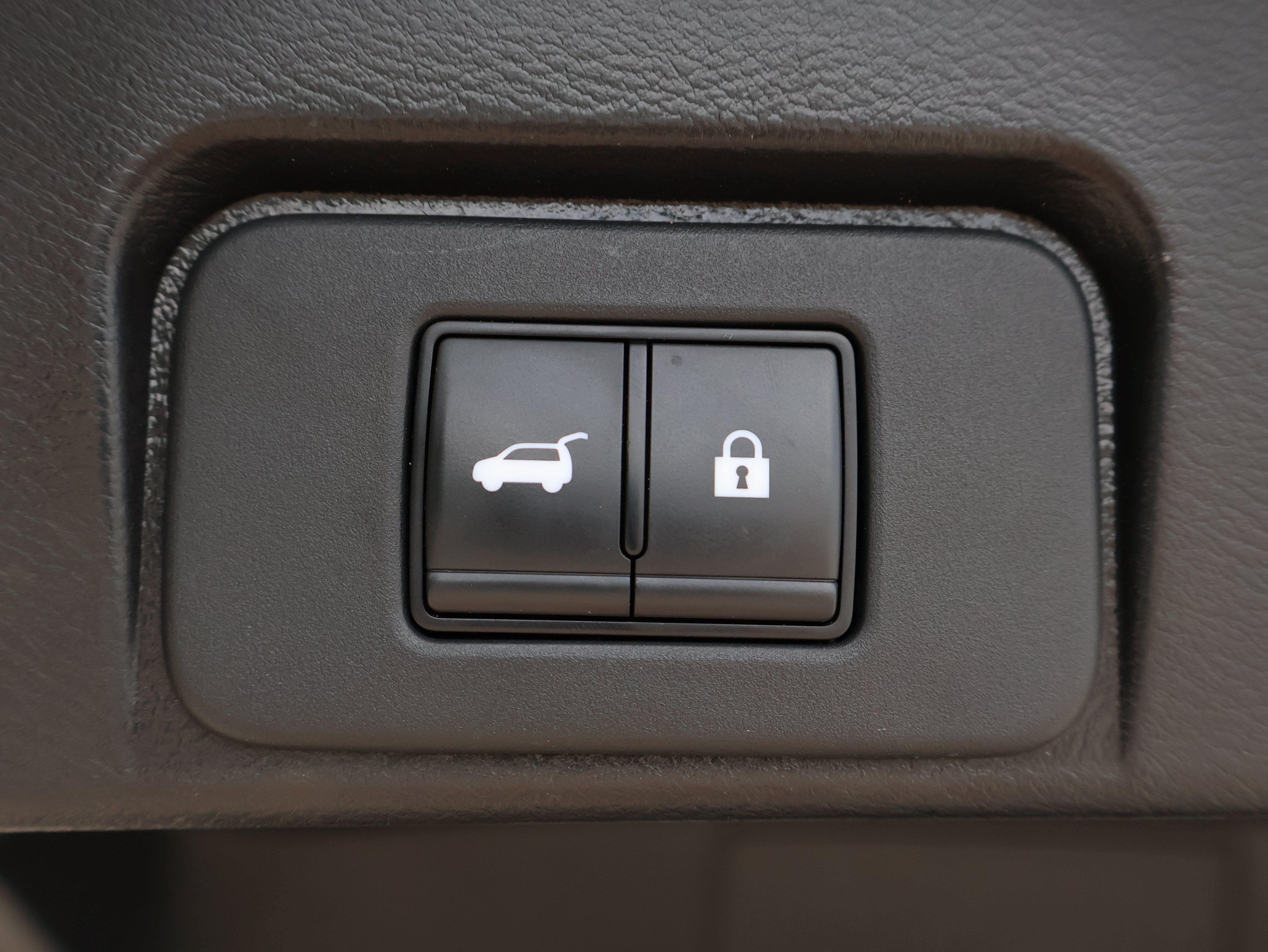 Used 2023 Nissan Rogue SL w/ SL Premium Package FWD image 7