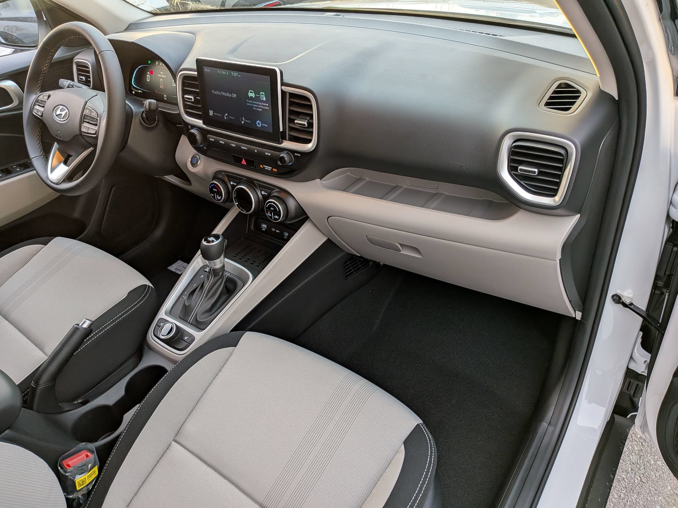 New 2026 Hyundai Venue SEL FWD image 25
