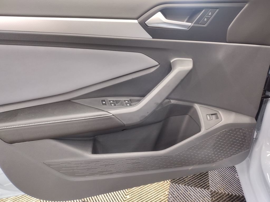 New 2026 Volkswagen Jetta SE image 16