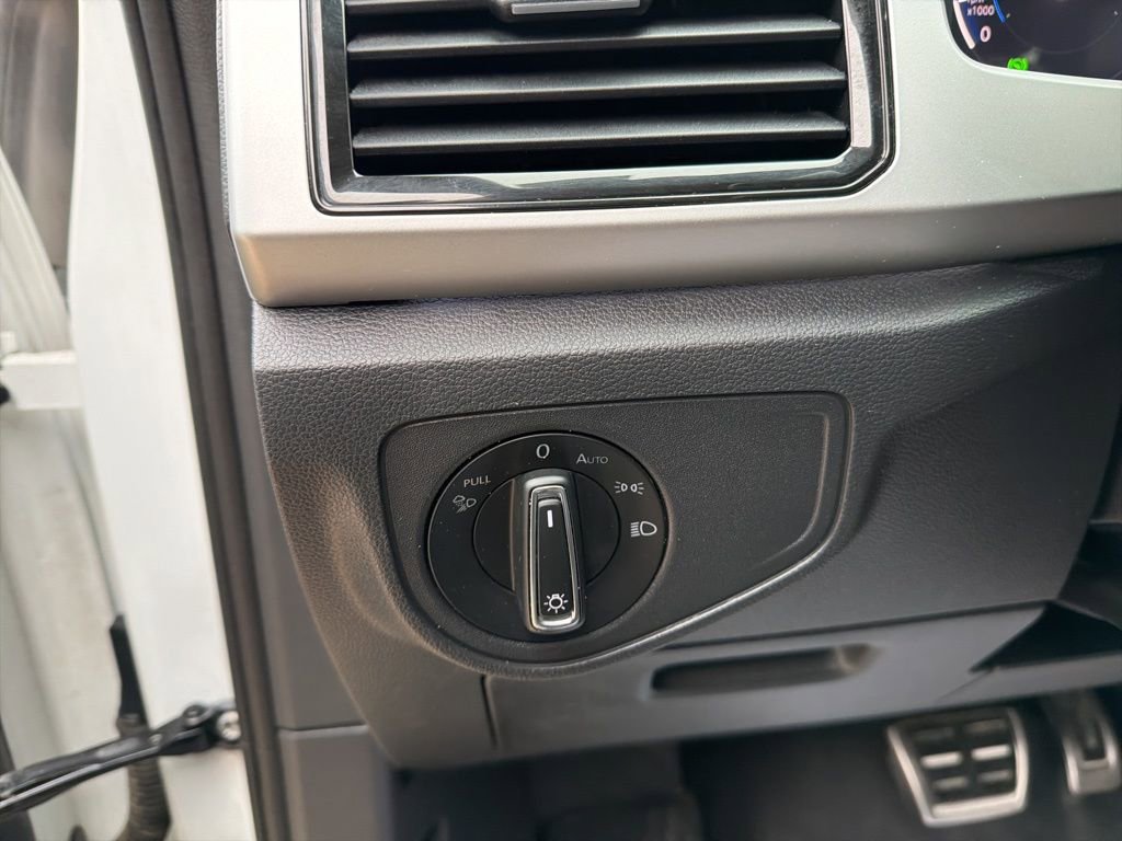 Used 2023 Volkswagen Atlas SEL Premium image 18