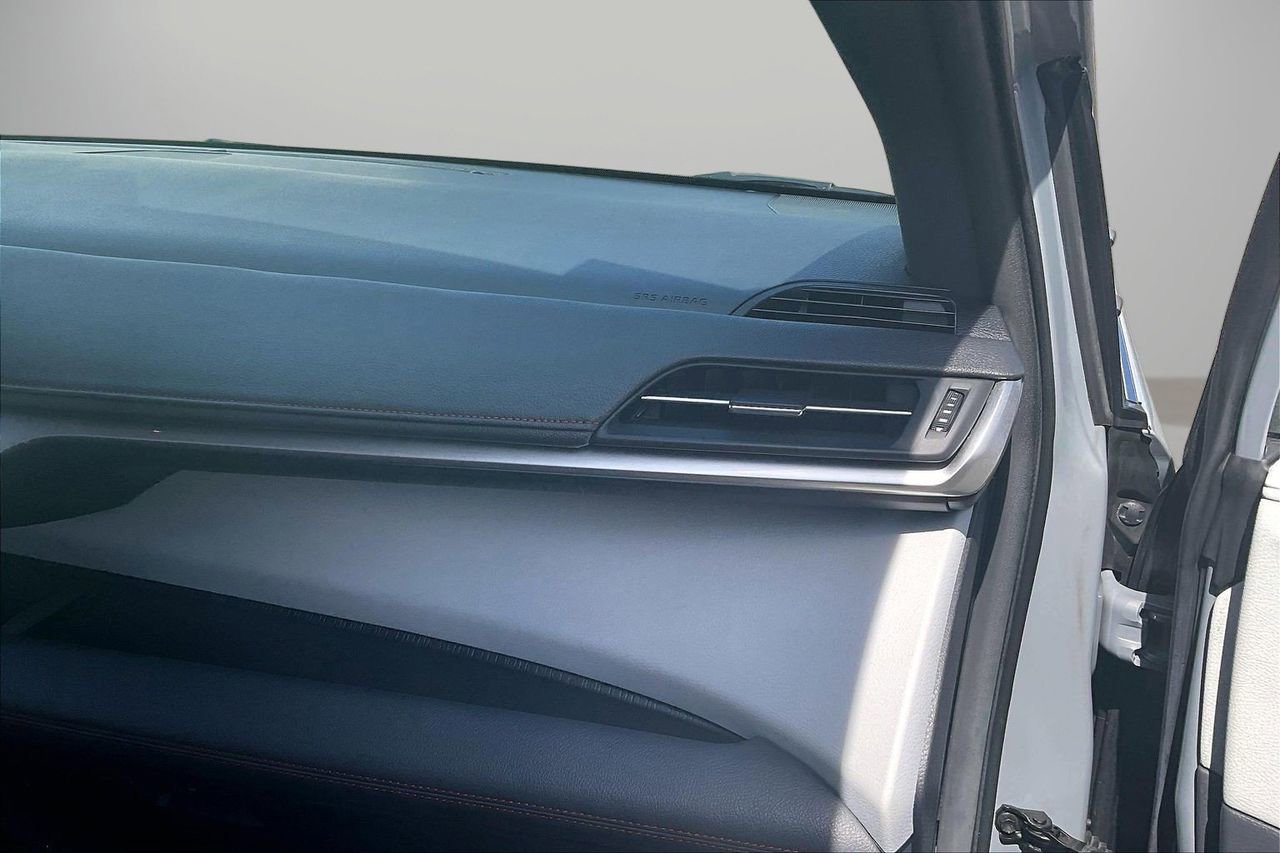 Used 2023 Toyota Sienna XSE image 21