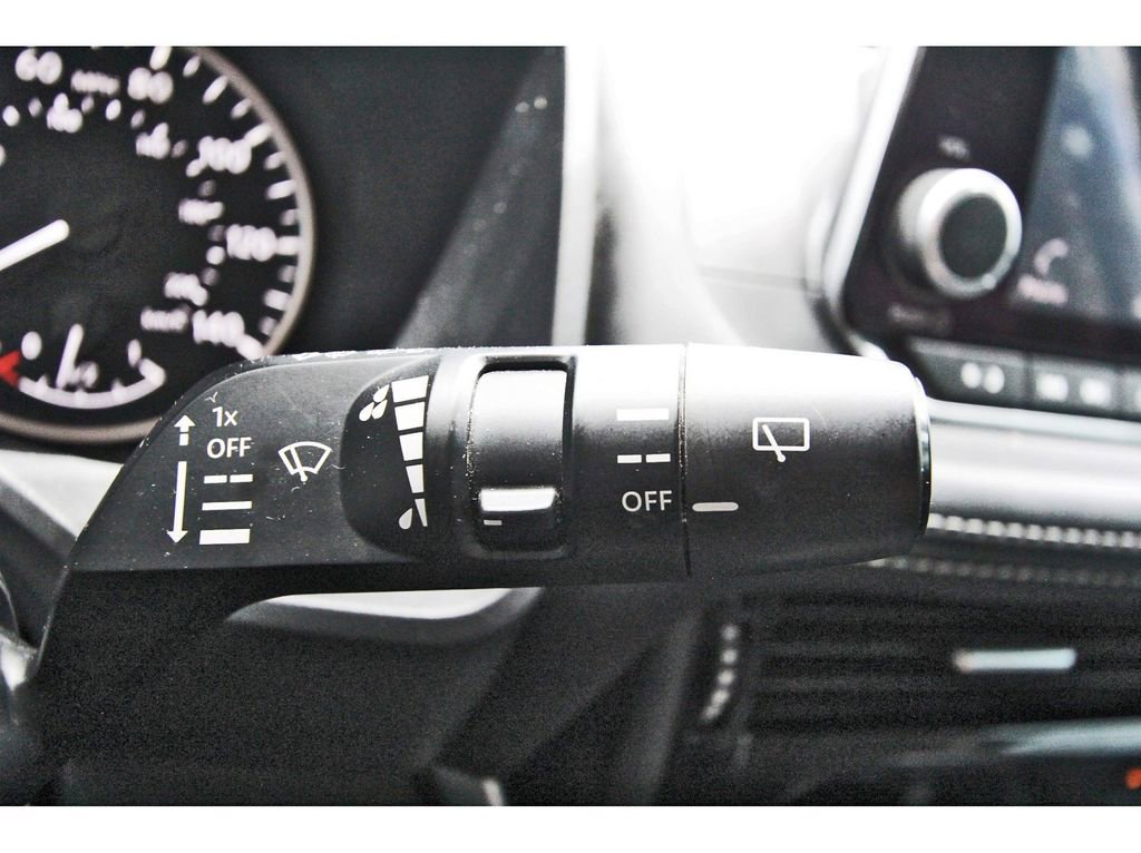Used 2021 Nissan Rogue SL FWD image 12