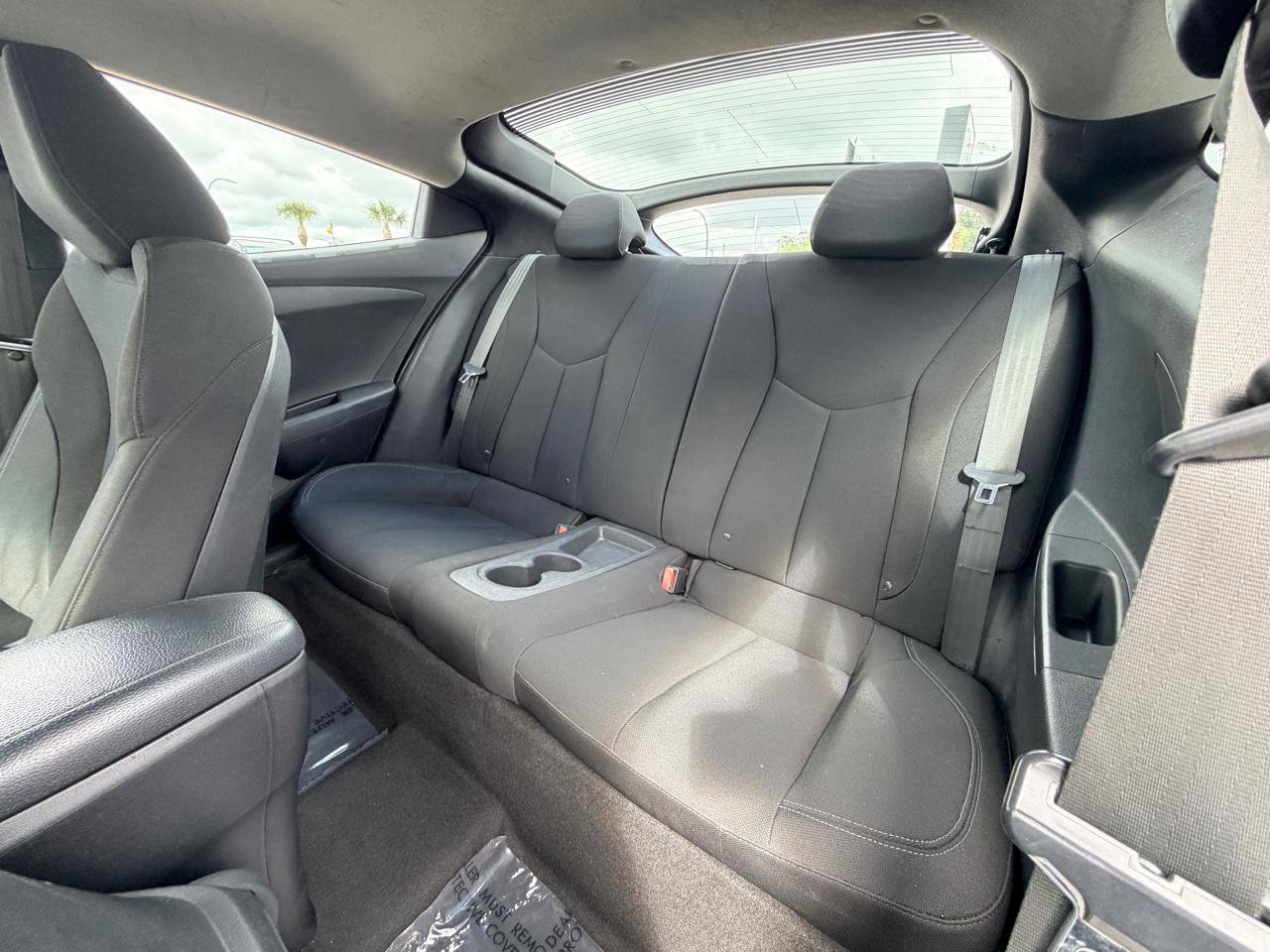 Used 2016 Hyundai Veloster FWD image 9