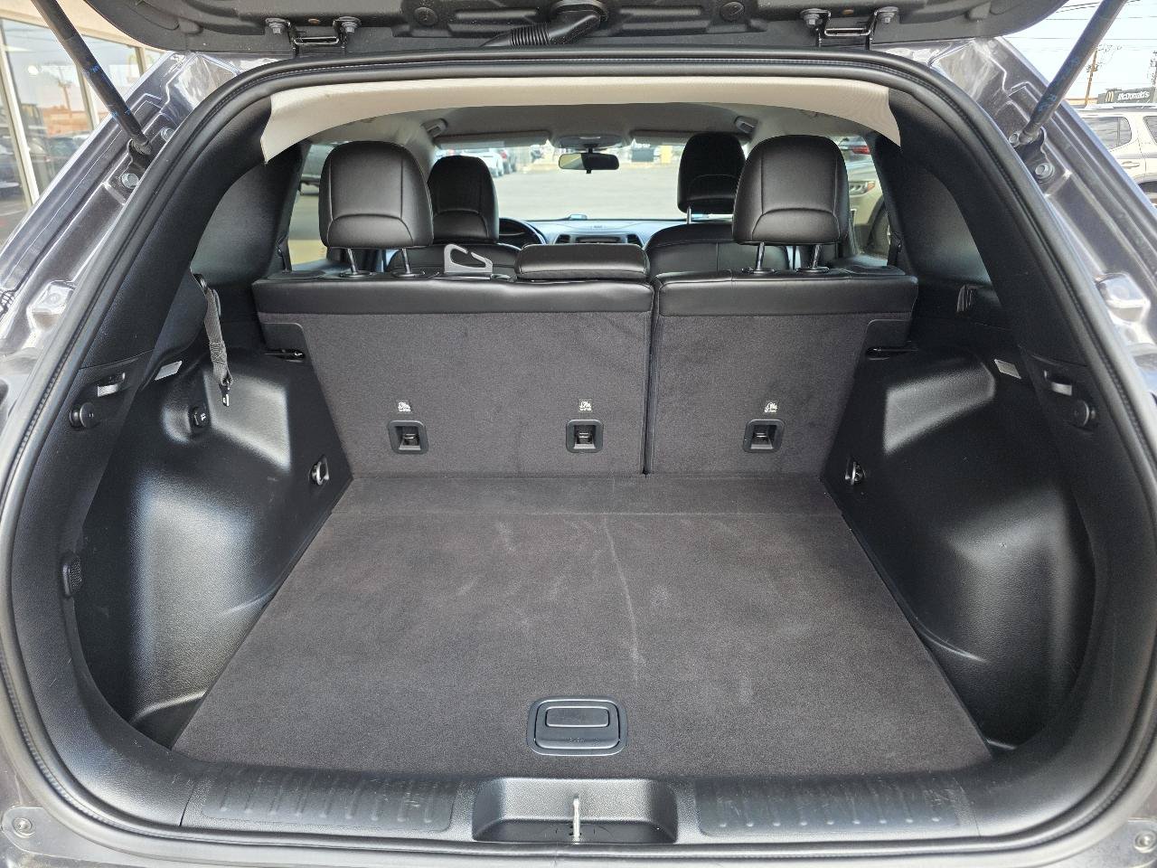 Used 2020 Jeep Cherokee Latitude Plus w/ Cold Weather Group FWD image 25