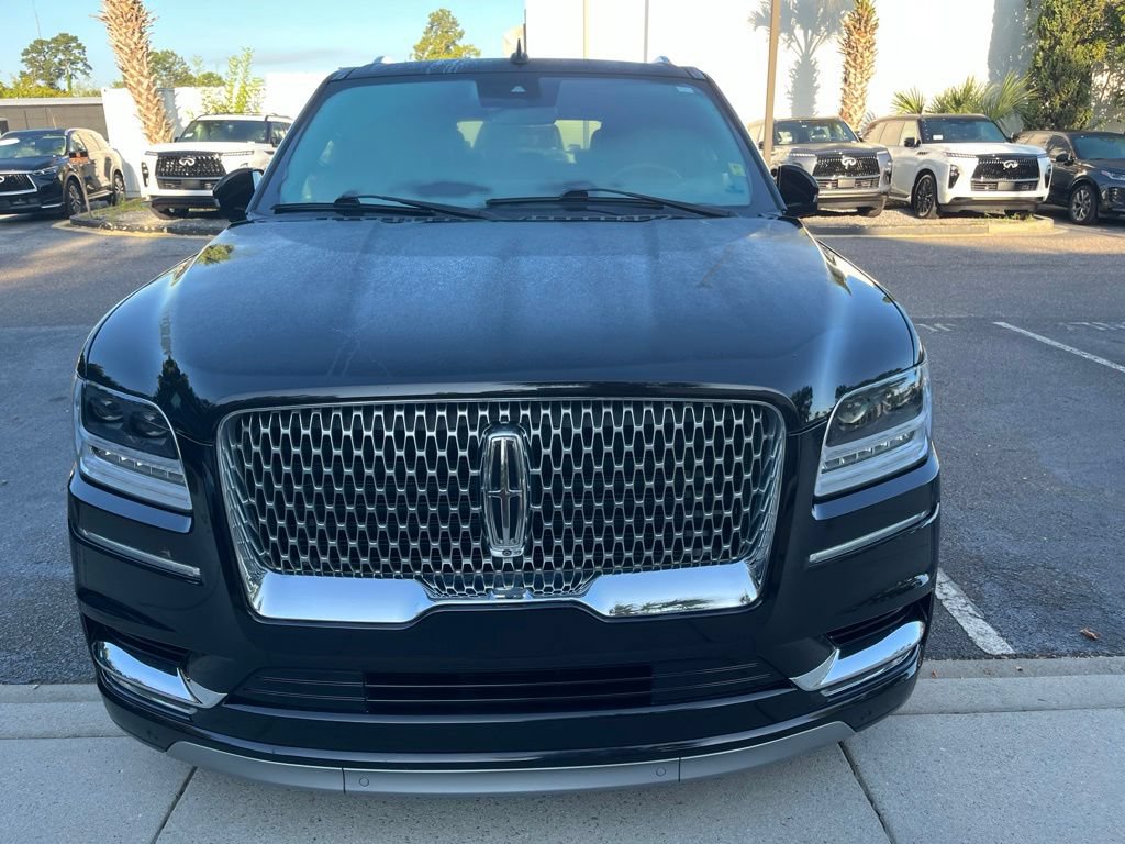 Used 2021 Lincoln Navigator Reserve w/ Luxury Package AWD/4WD image 3