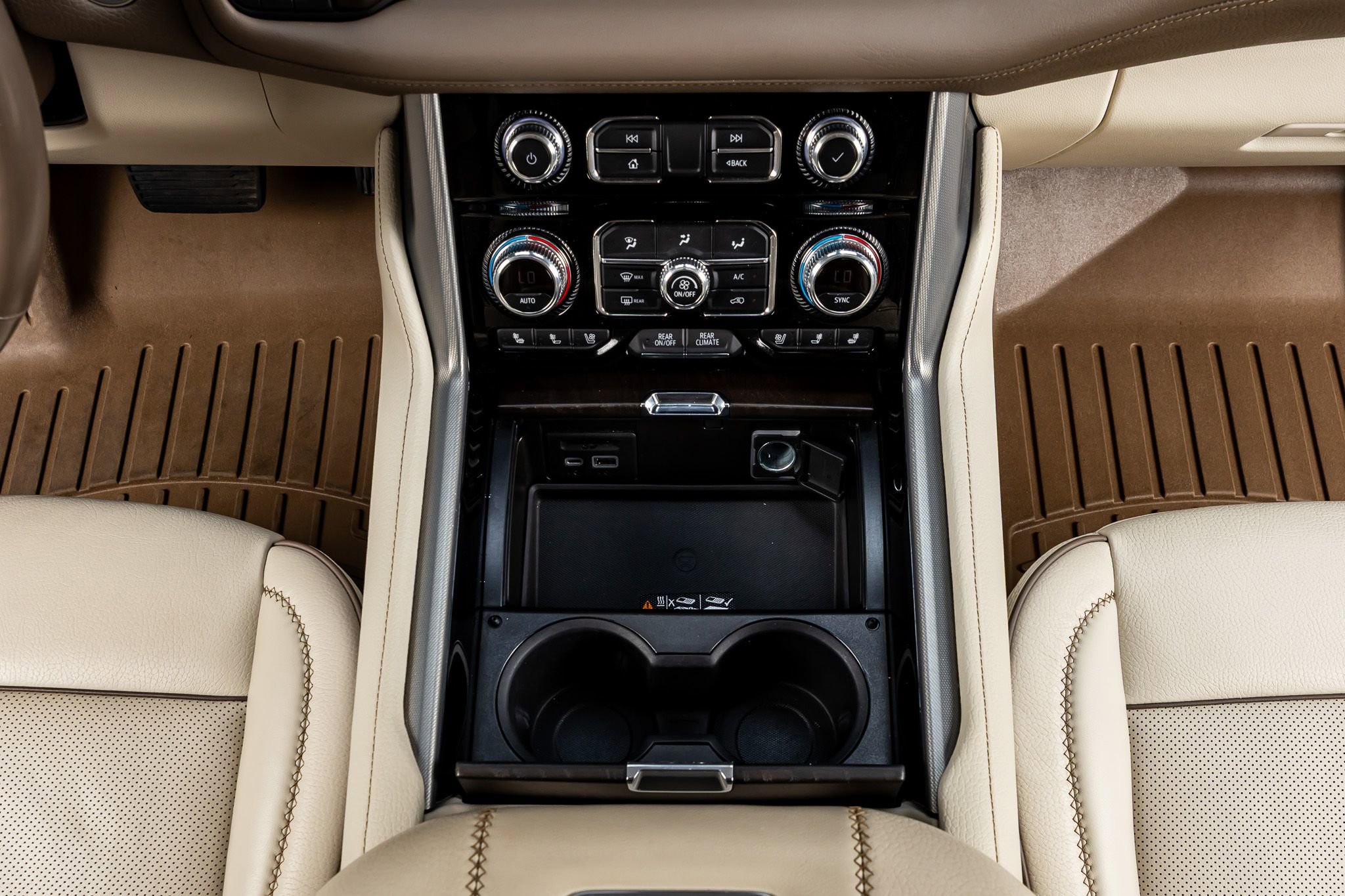 Used 2021 GMC Yukon XL Denali w/ LPO, Illumination Package image 24