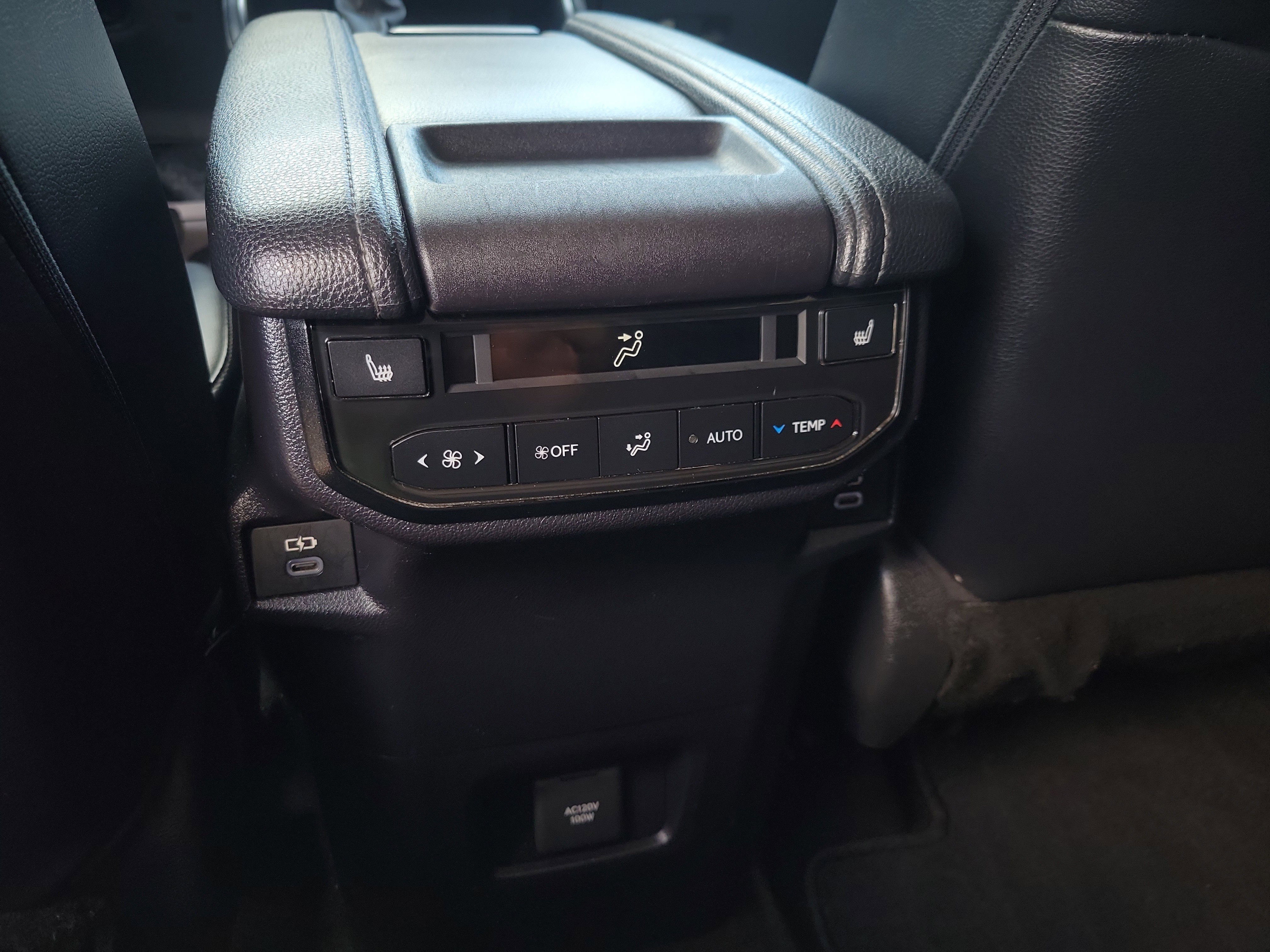 Used 2024 Toyota Grand Highlander Limited image 15