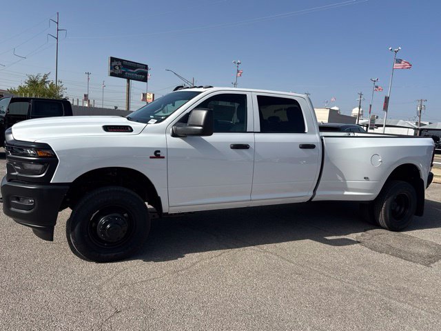 New 2027 RAM 3500 Tradesman AWD/4WD image 3