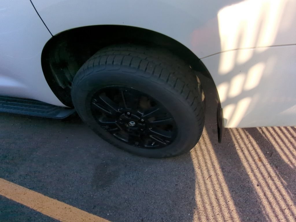 Used 2018 Toyota Sequoia TRD Sport AWD/4WD image 5