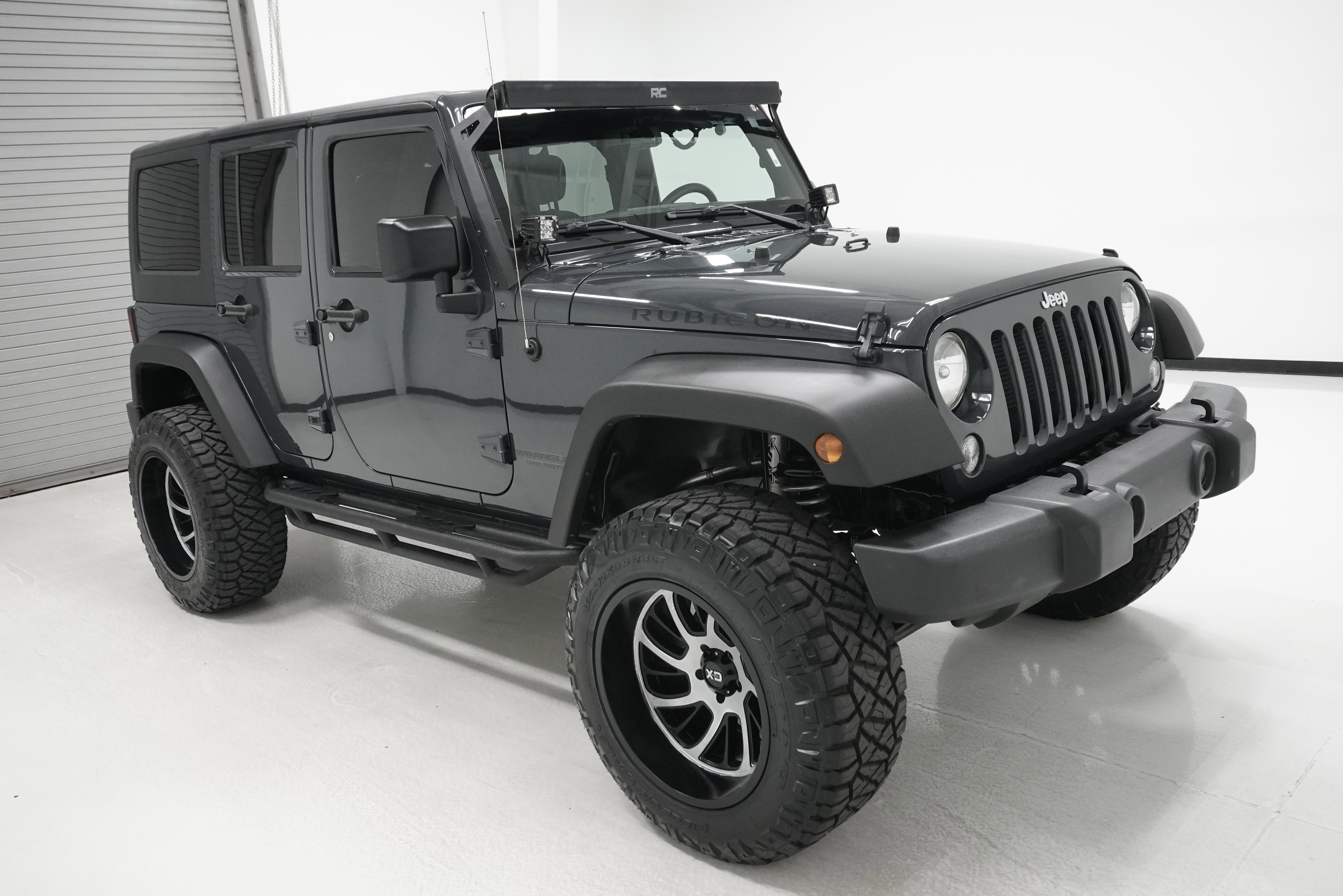 Used 2016 Jeep Wrangler Unlimited Rubicon w/ Connectivity Group AWD/4WD image 3