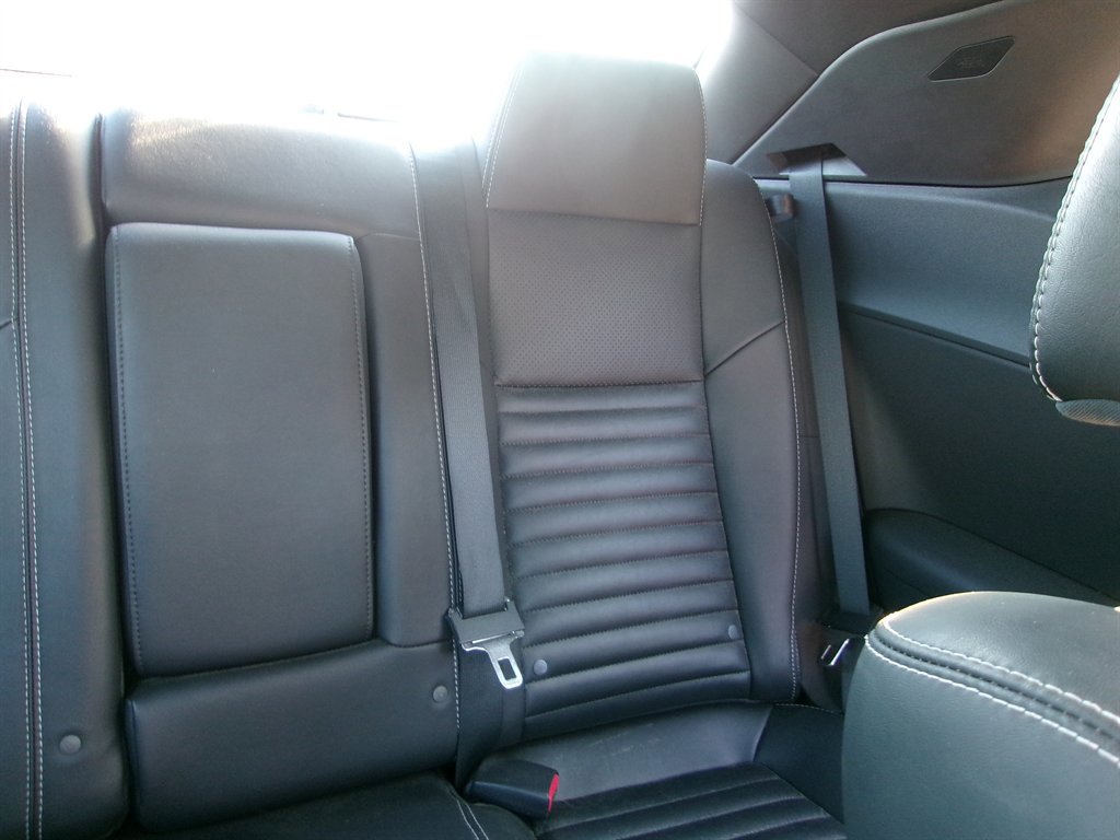 Used 2010 Dodge Challenger SE image 14