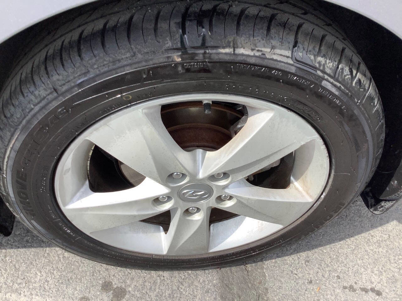 Used 2013 Hyundai Elantra GLS w/ Preferred Pkg FWD image 23