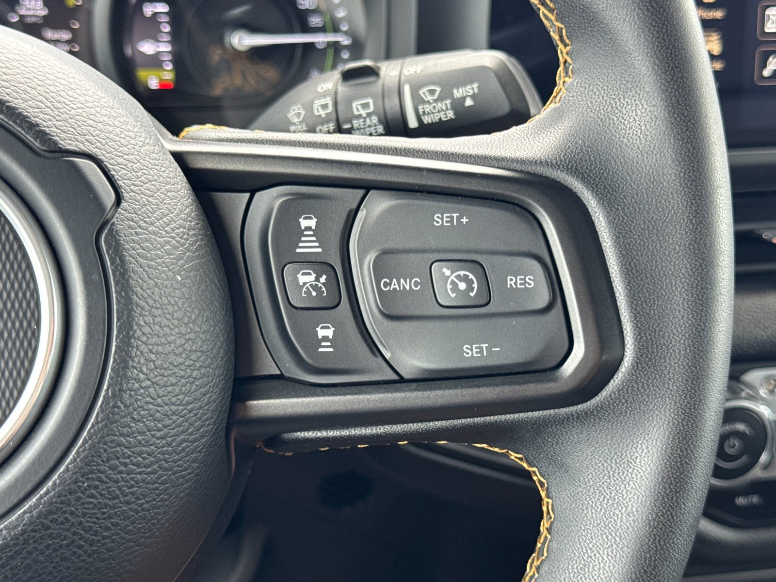 Used 2024 Jeep Wrangler Unlimited AWD/4WD image 30