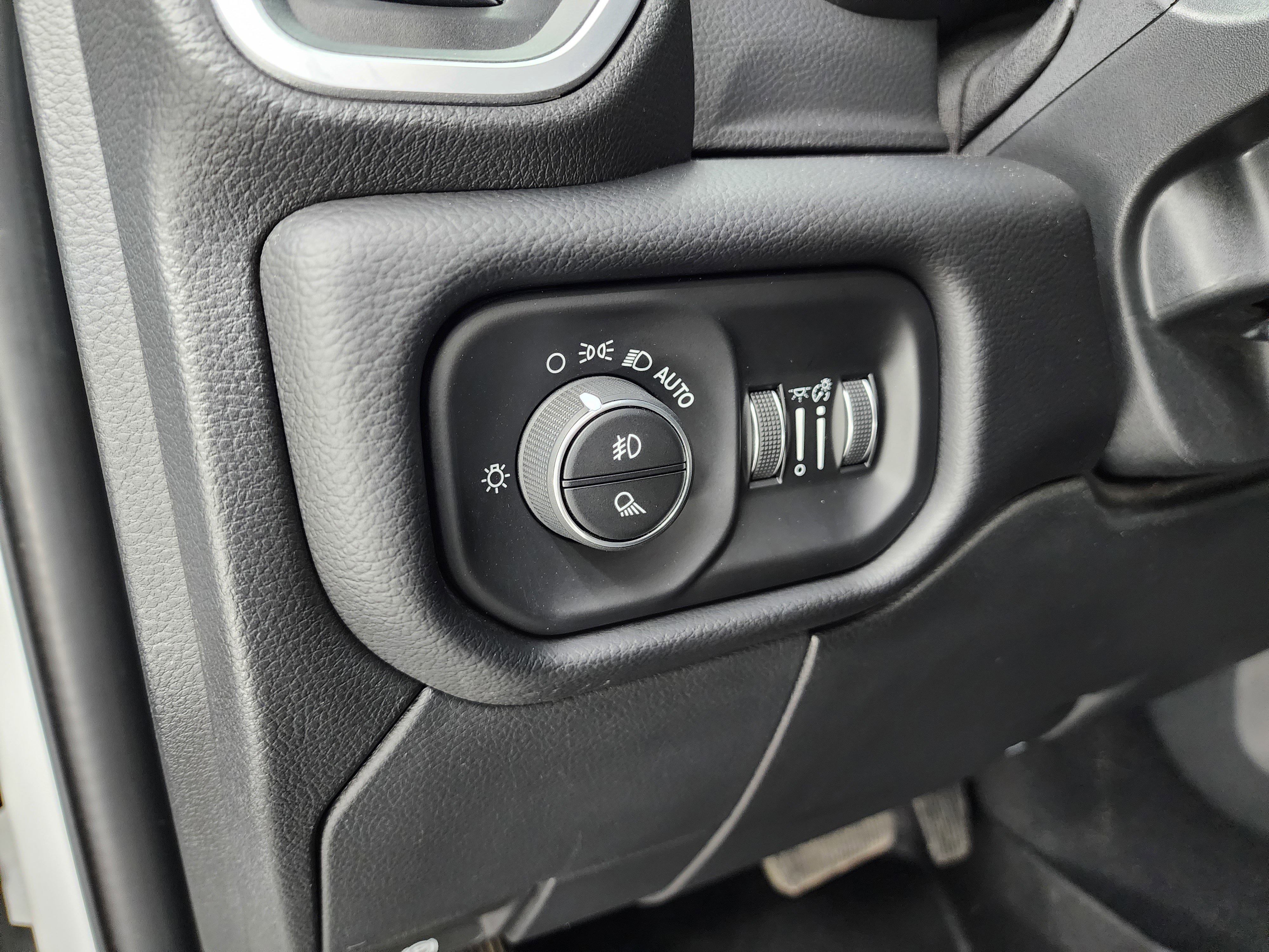 Used 2020 RAM 2500 Big Horn w/ Night Edition AWD/4WD image 45