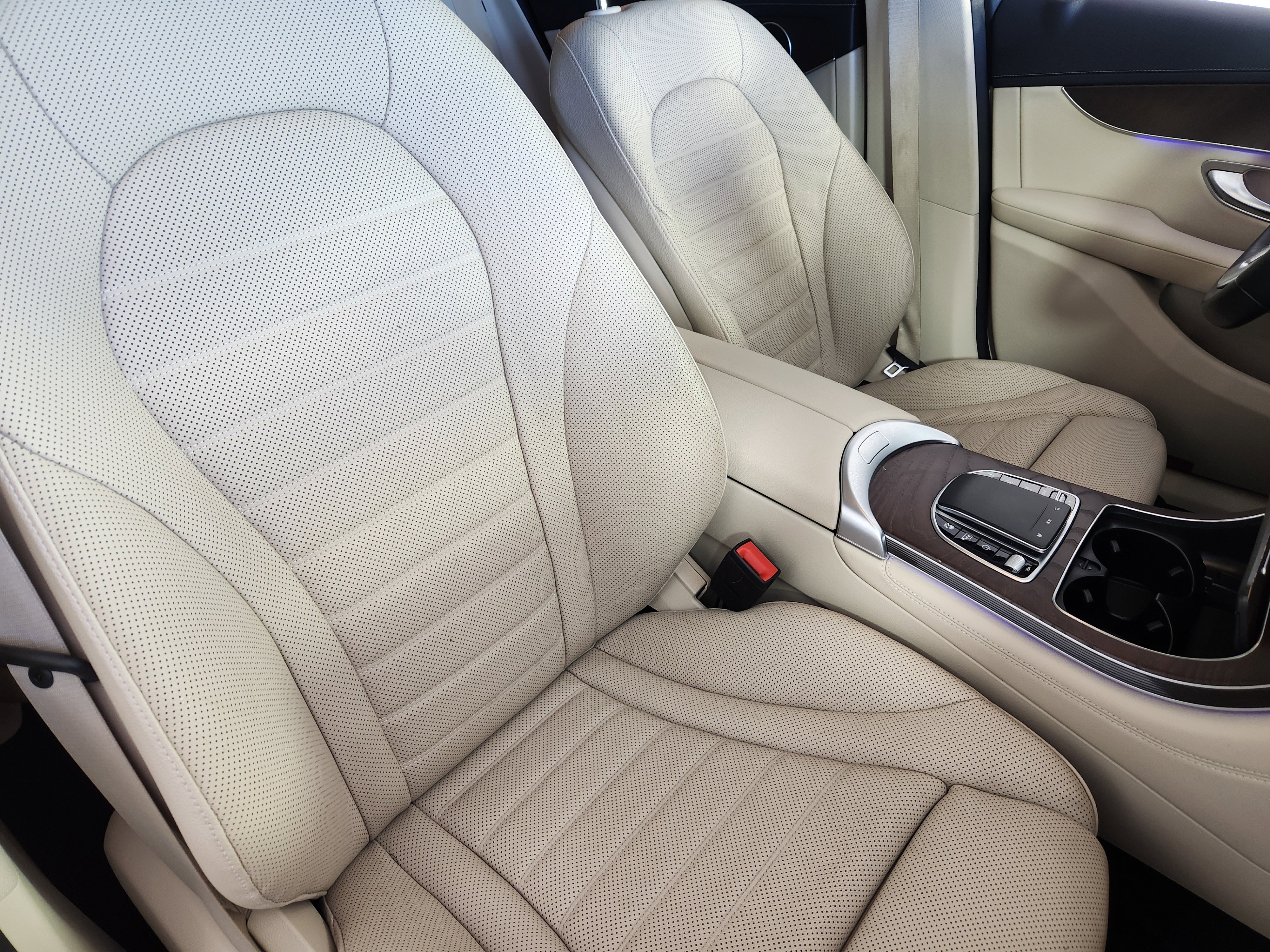 Used 2020 Mercedes-Benz GLC 300 4MATIC Coupe image 10