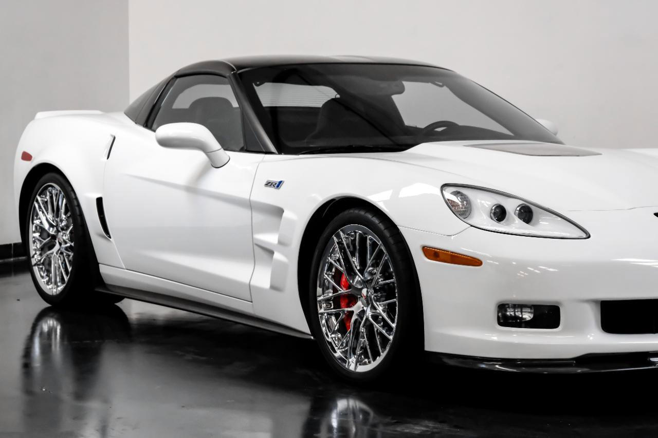 Used 2012 Chevrolet Corvette ZR1 w/ 3ZR Preferred Equipment Group RWD image 5