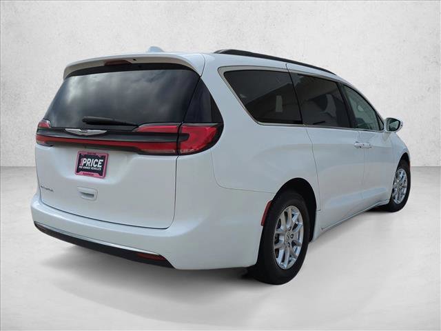 Used 2022 Chrysler Pacifica Touring-L FWD image 5