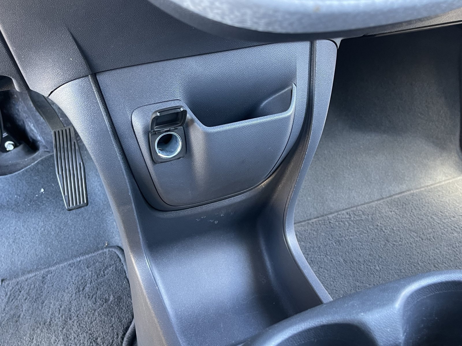 Certified 2020 Chevrolet Bolt Premier w/ Infotainment Package FWD image 28