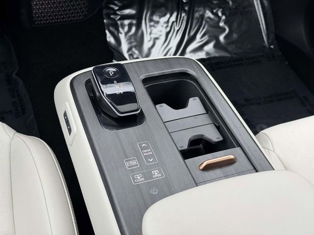 Used 2023 Nissan Ariya AWD image 23