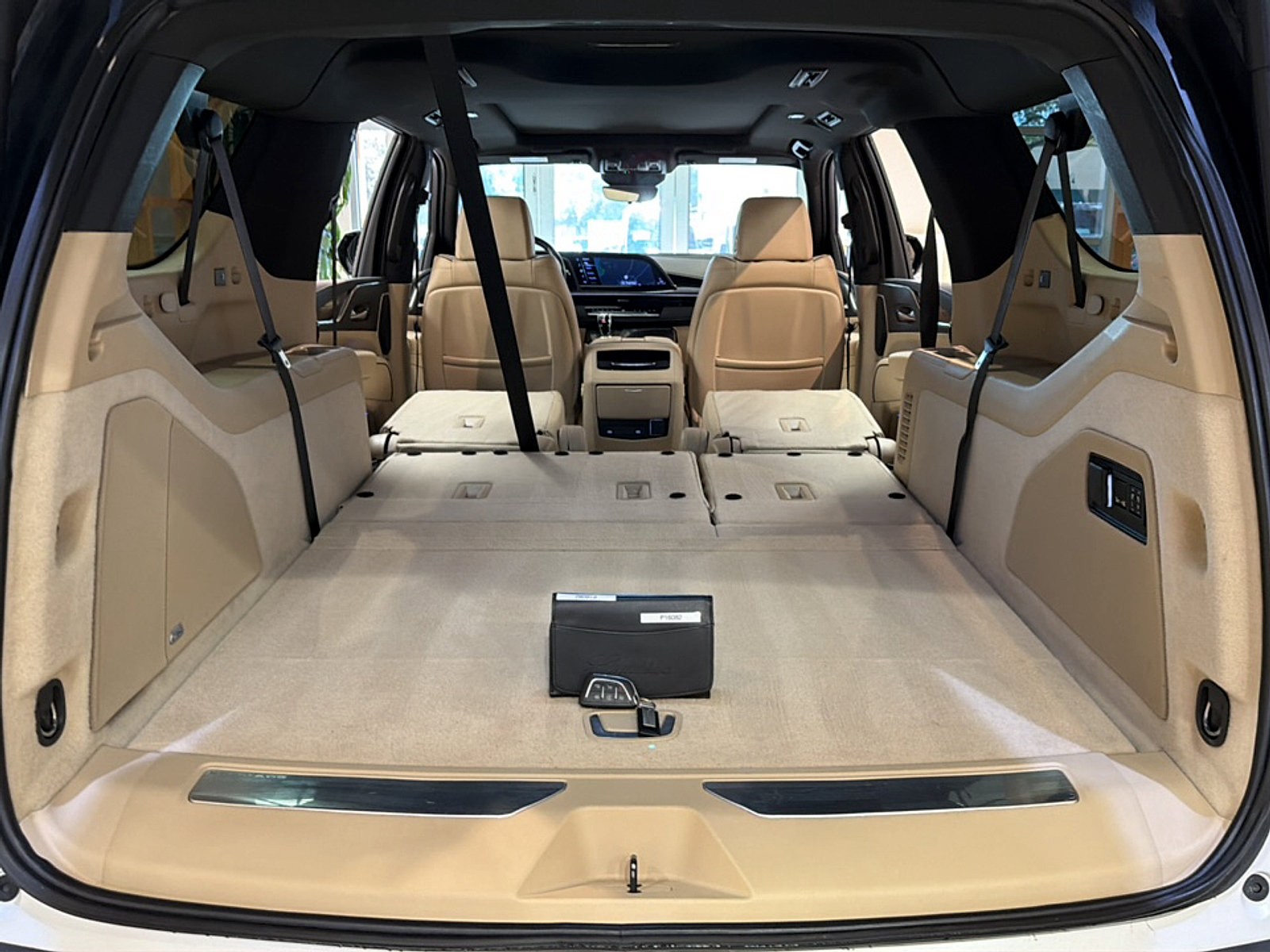 Used 2023 Cadillac Escalade ESV Premium Luxury RWD image 29