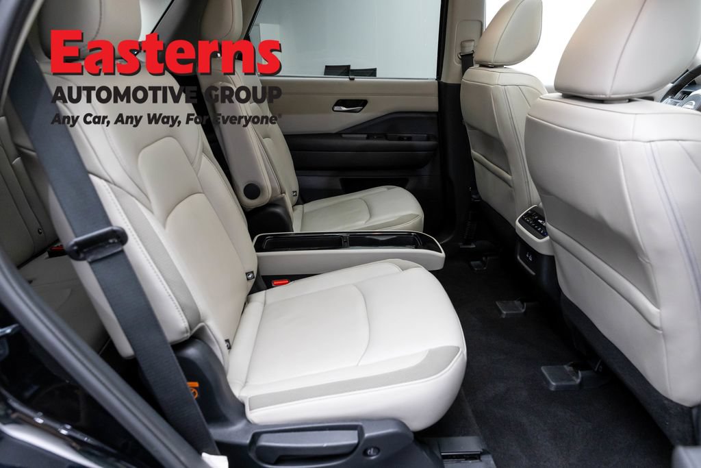 Used 2023 Nissan Pathfinder SL w/ SL Premium Package AWD/4WD image 24