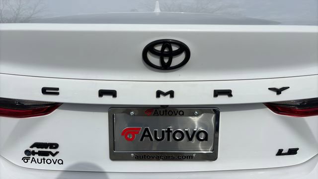 Used 2025 Toyota Camry LE AWD/4WD image 12
