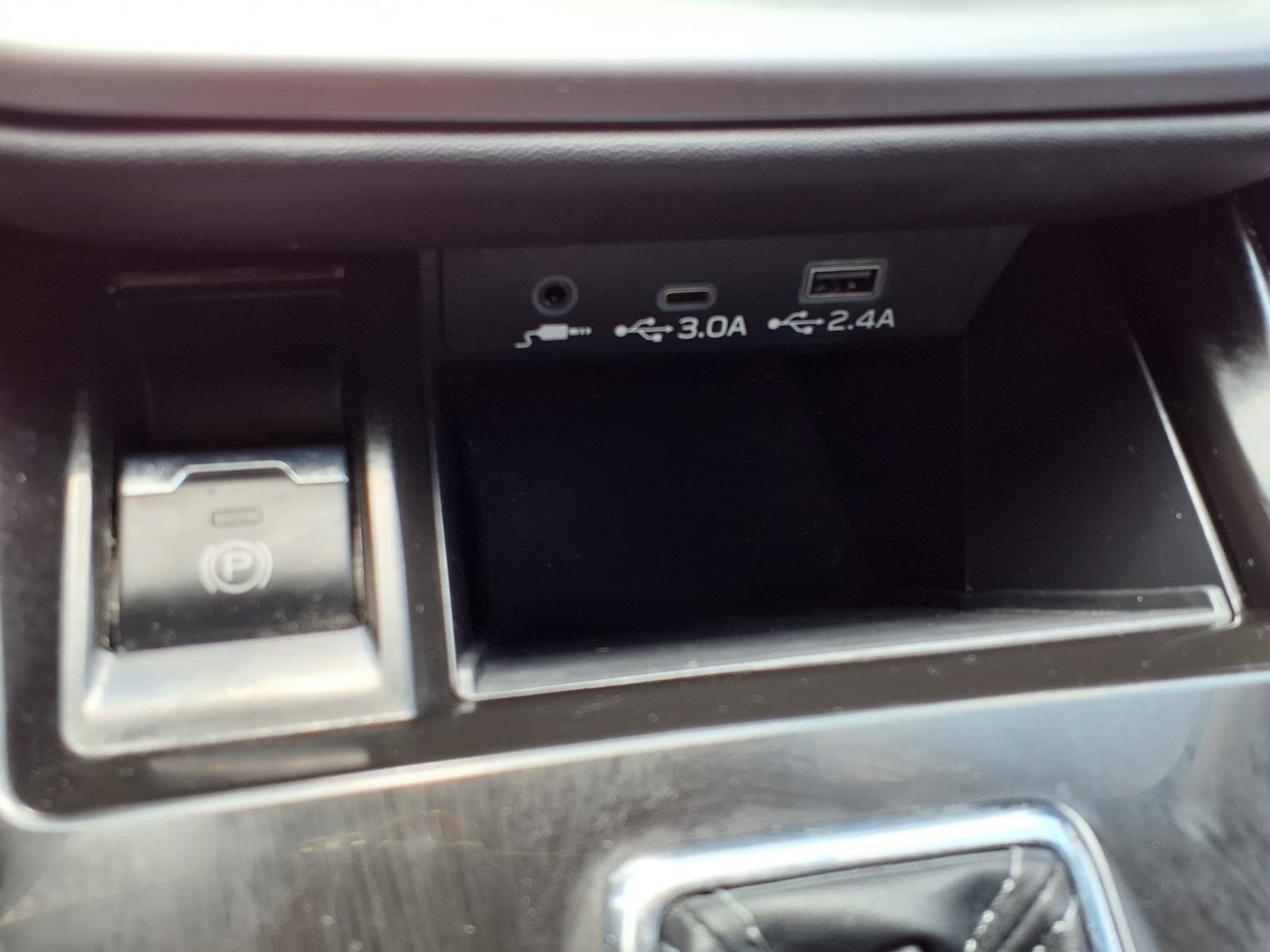 Used 2023 Subaru Outback Premium AWD/4WD image 9