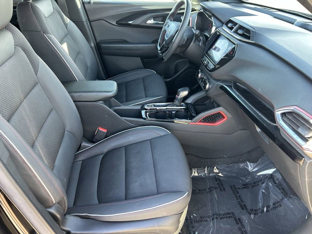 Used 2023 Chevrolet TrailBlazer RS w/ Convenience Package image 9